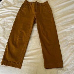 Everlane Straight Leg Cropped Pants in Ochre. Size 0.